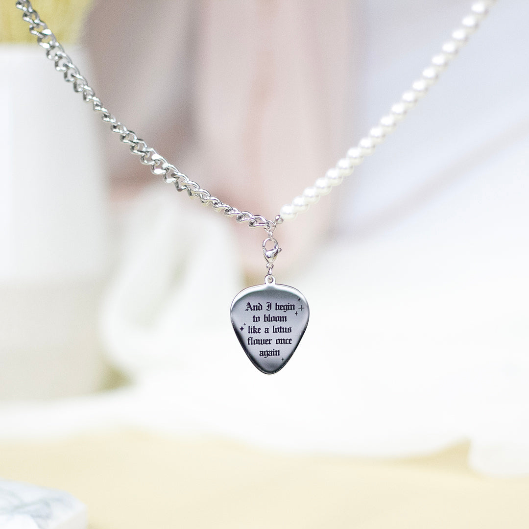 SUGA BTS GUITAR PICK NECKLACE+palazzotoledo.comune.pozzuoli.na.it